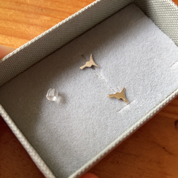 Tribal style nose ring from Etsy (14K yellow gold and white gold) 20G - Picture 9 of 9